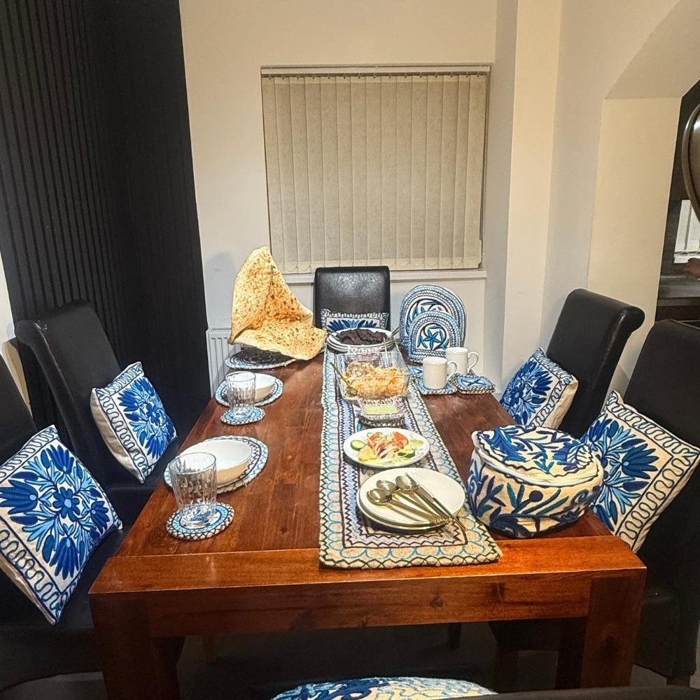 Table Runner in Blue Color
